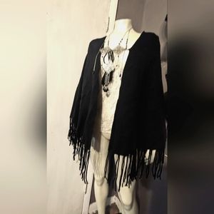 Joy & Iman fringed boho poncho black ,one size fits most winter .